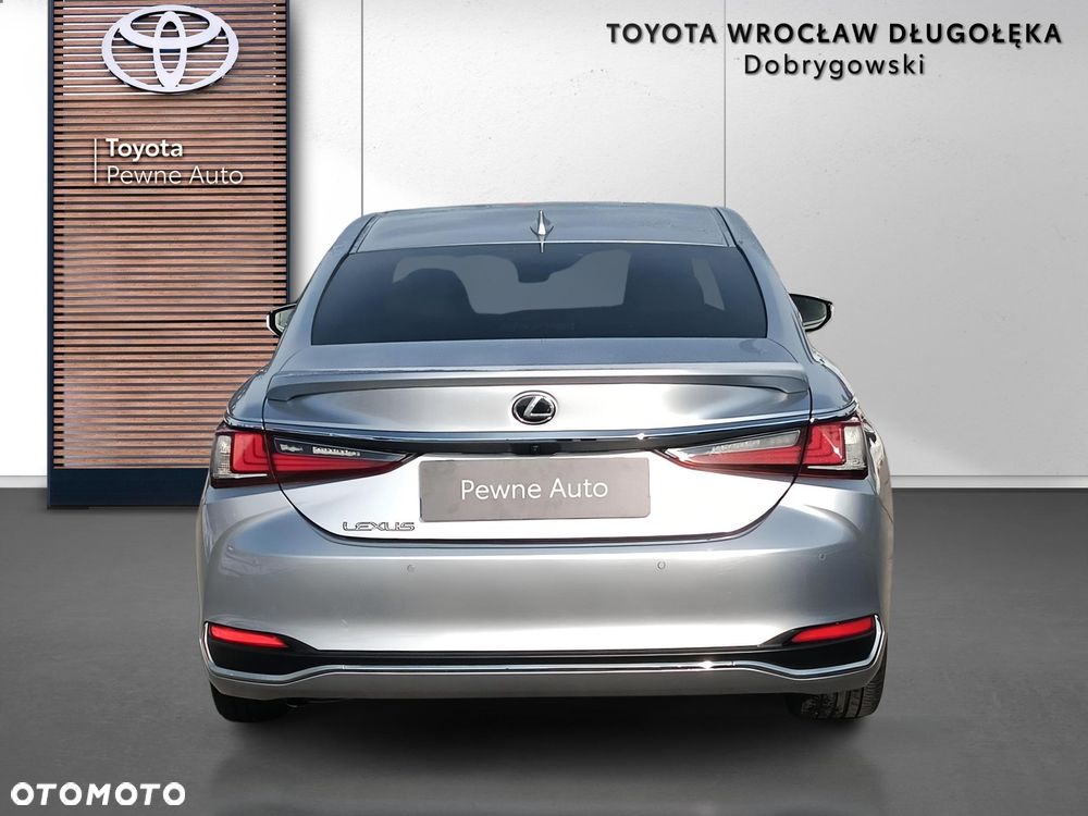 Lexus ES 300h Business Edition - 5