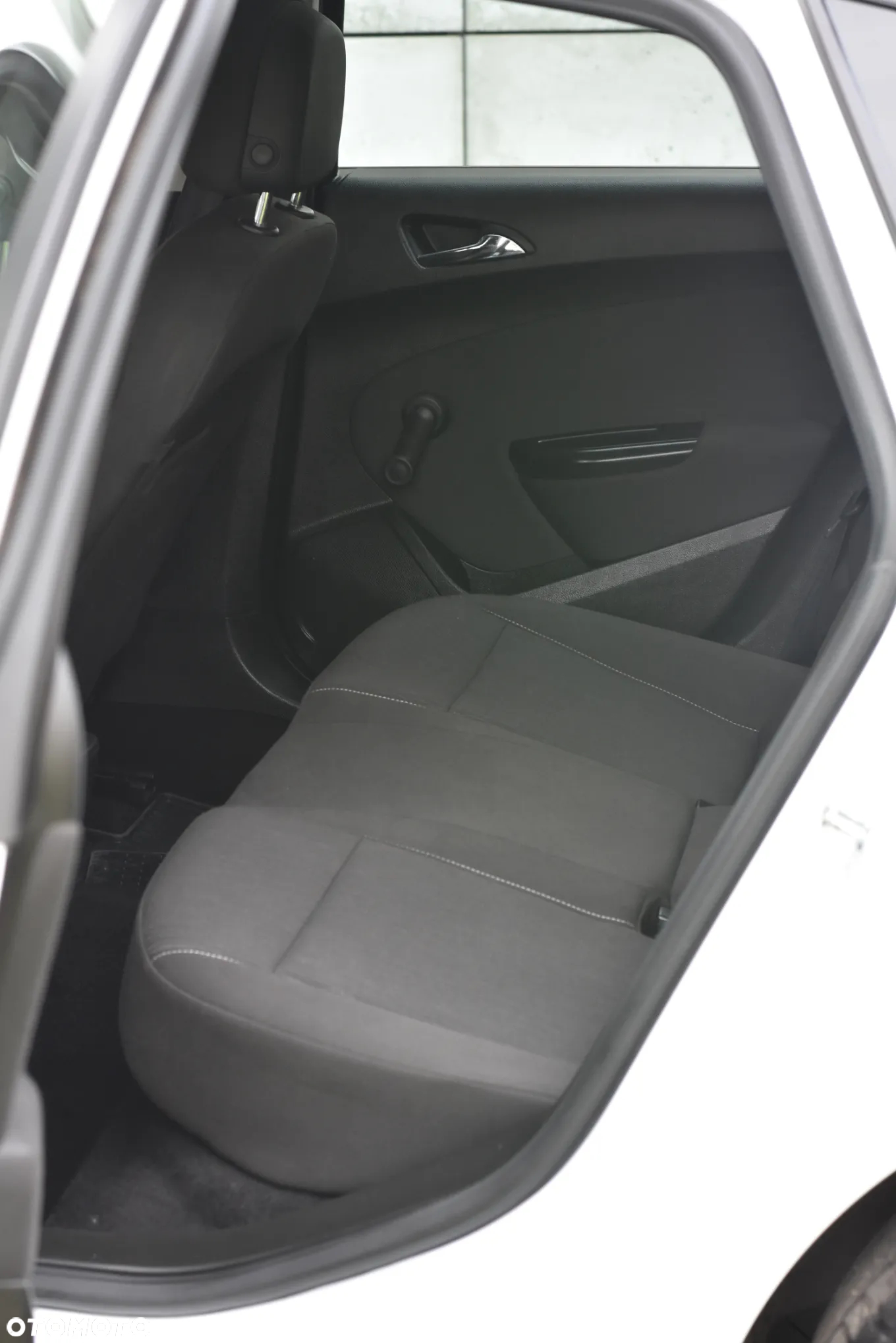 Opel Astra 1.6 Active - 11