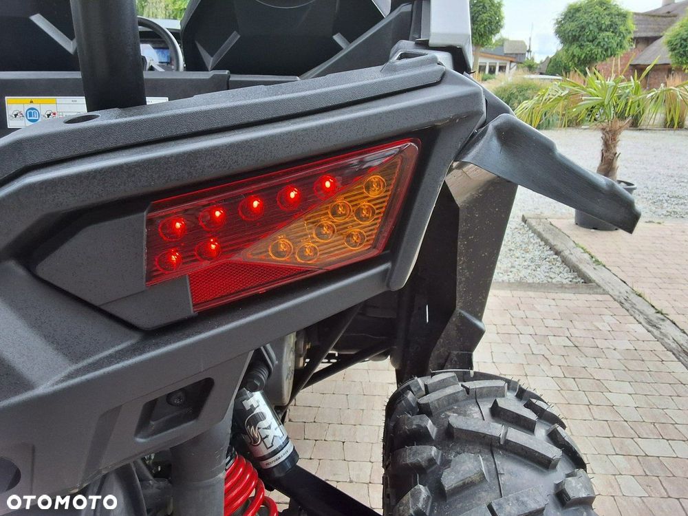 Polaris RZR - 12