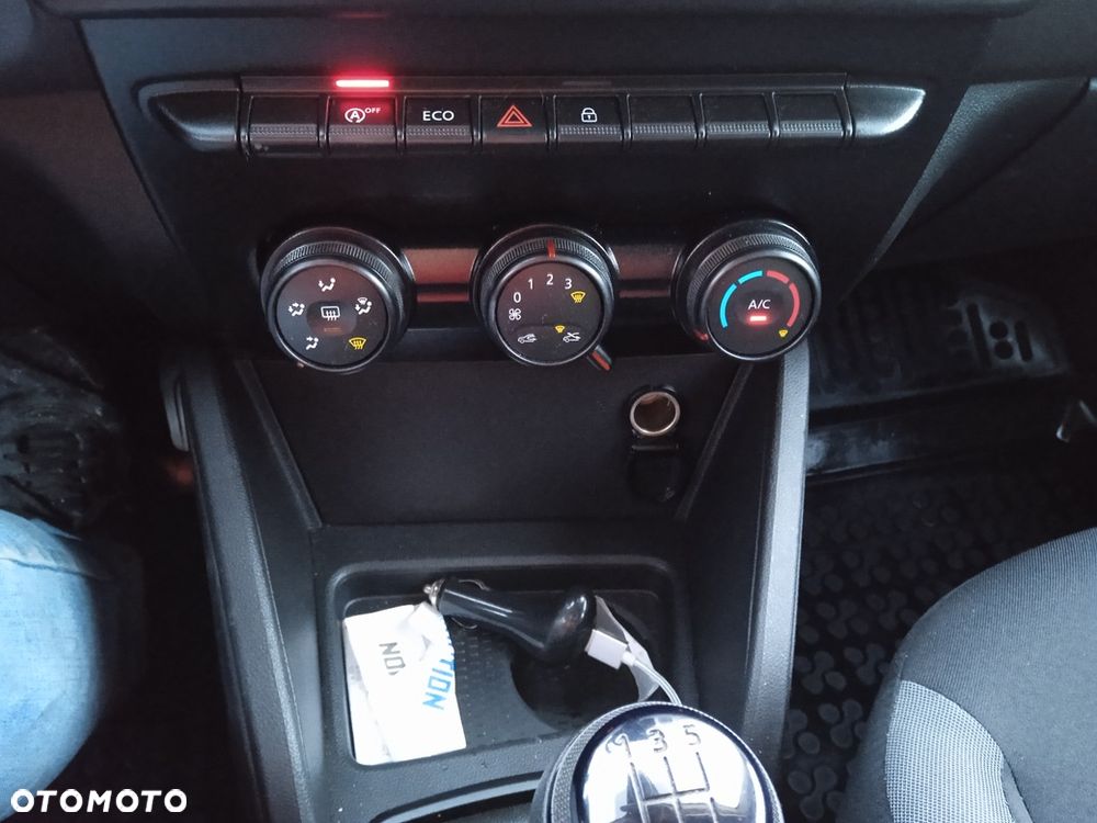 Dacia Duster 1.6 SCe Laureate S&S - 14