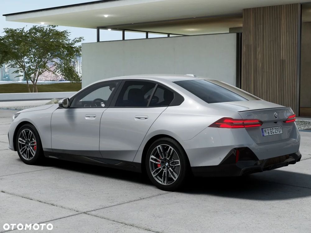 BMW Seria 5 520d xDrive mHEV M Sport - 3