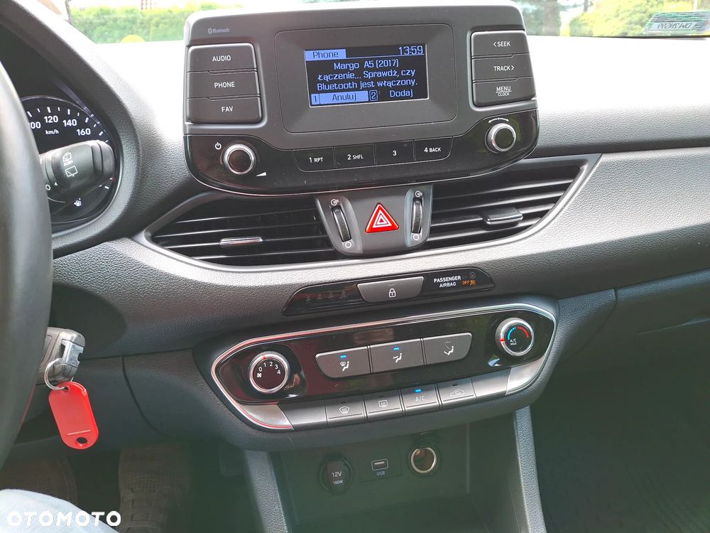 Hyundai i30 1.5 DPI Classic + - 27
