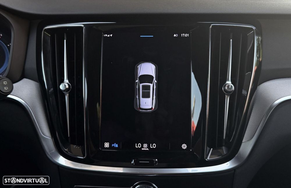 Volvo V60 2.0 B4 Core Auto - 17