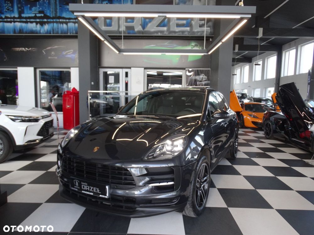 Porsche Macan - 1