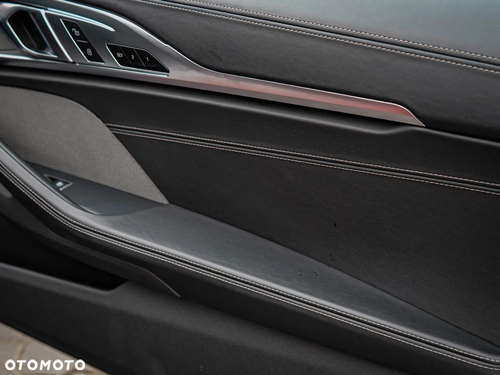 BMW Seria 8 - 28