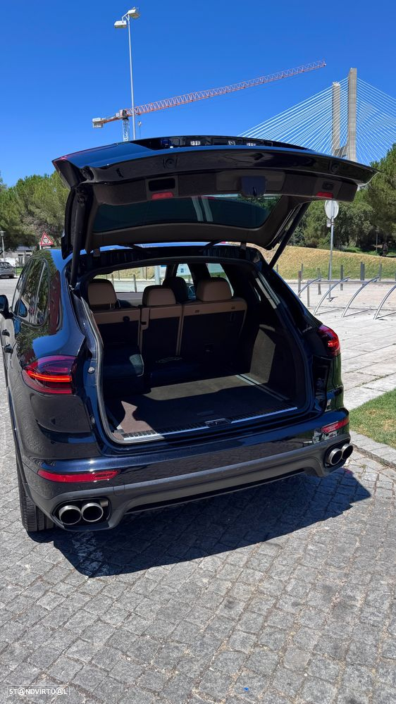 Porsche Cayenne S E-Hybrid - 16