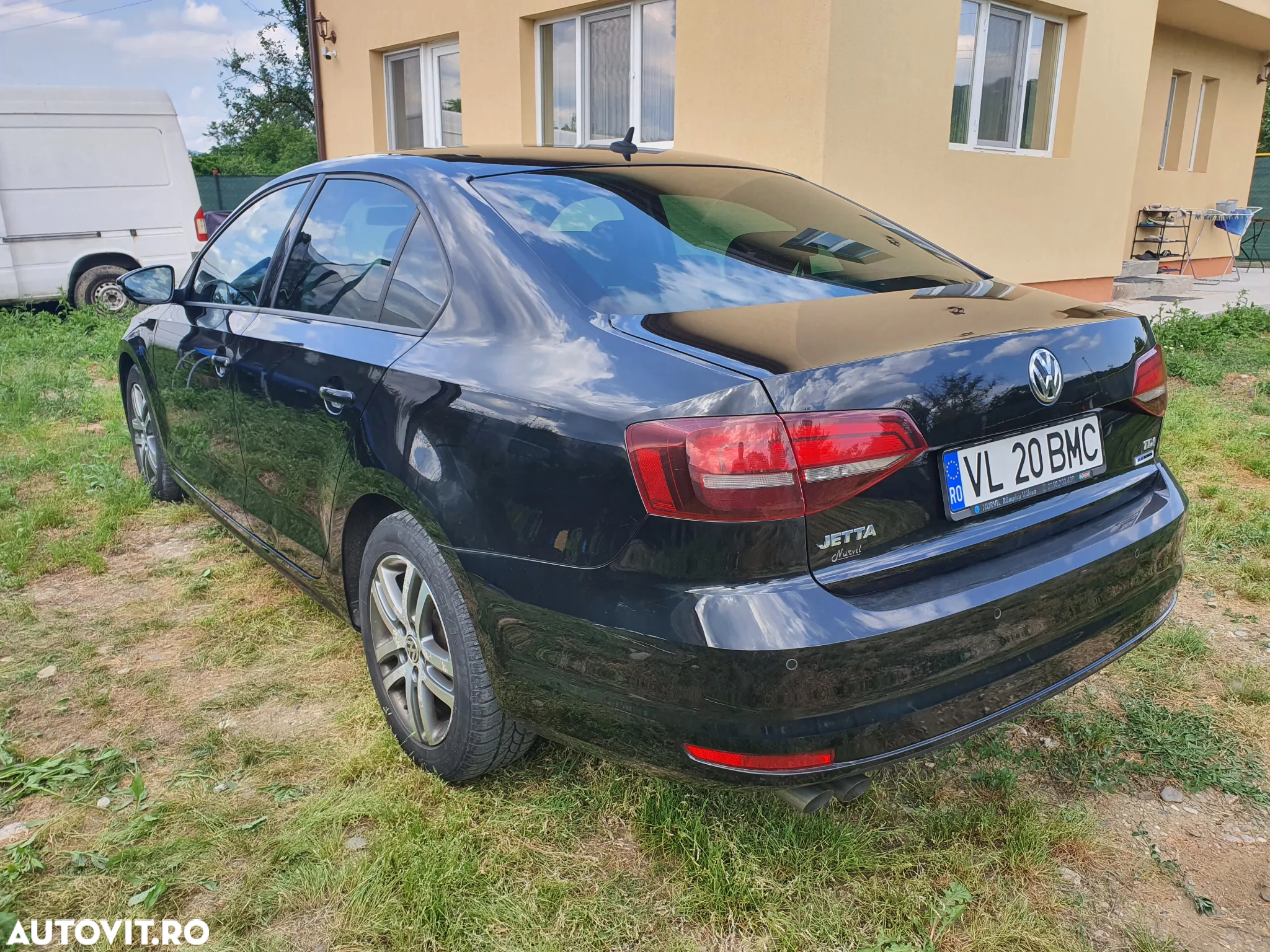 Volkswagen Jetta 2.0 TDI Comfortline - 2