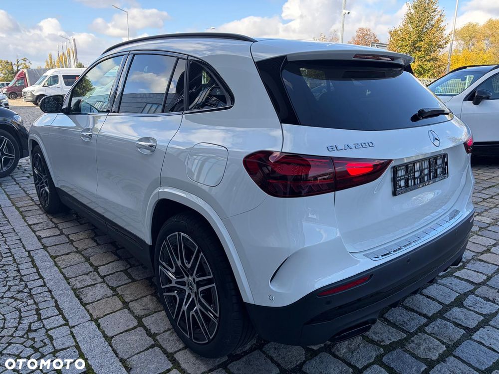 Mercedes-Benz GLA 200 AMG Line - 6