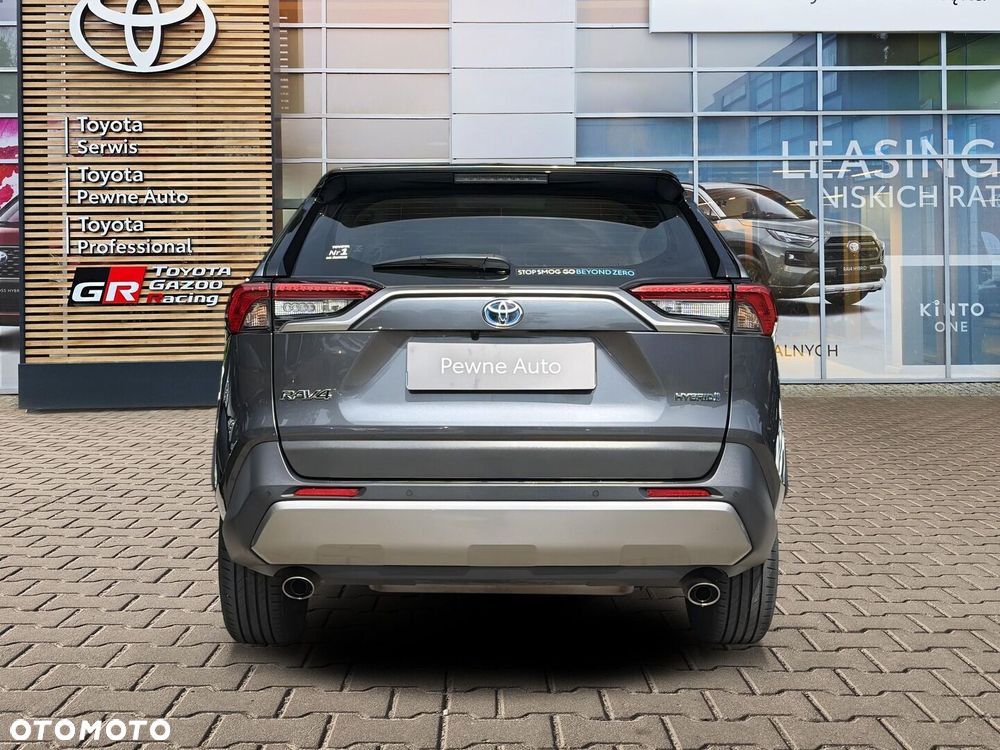 Toyota RAV4 - 8