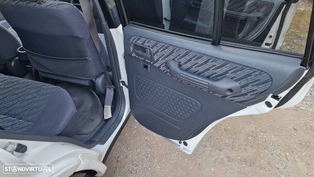 Toyota RAV4 - 25