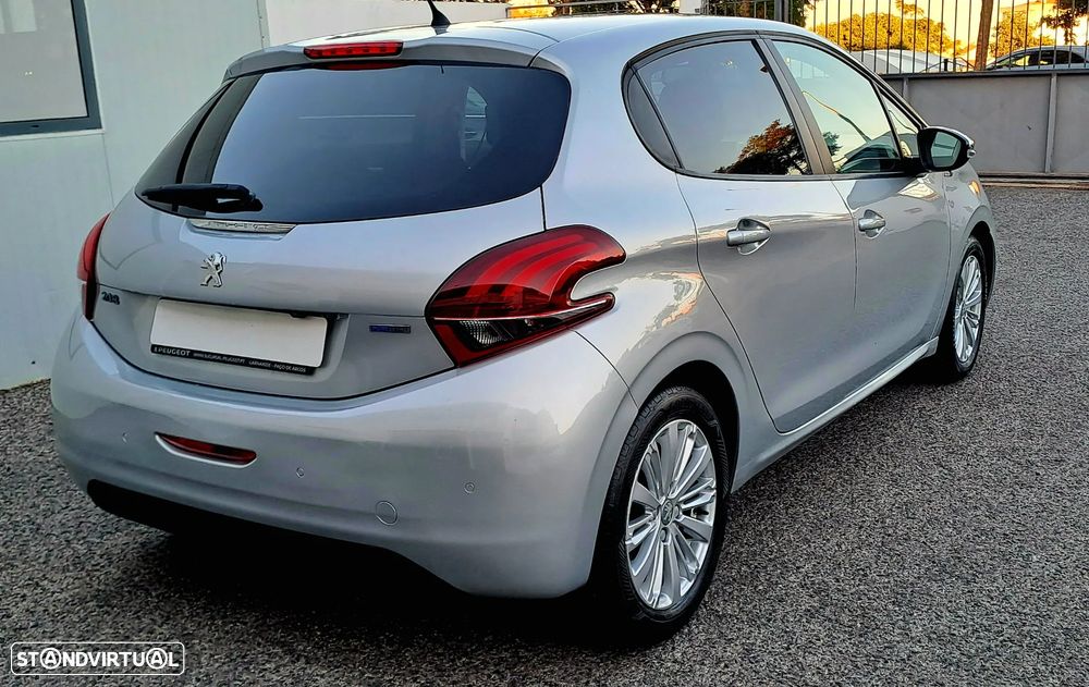 Peugeot 208 1.2 PureTech Style - 13