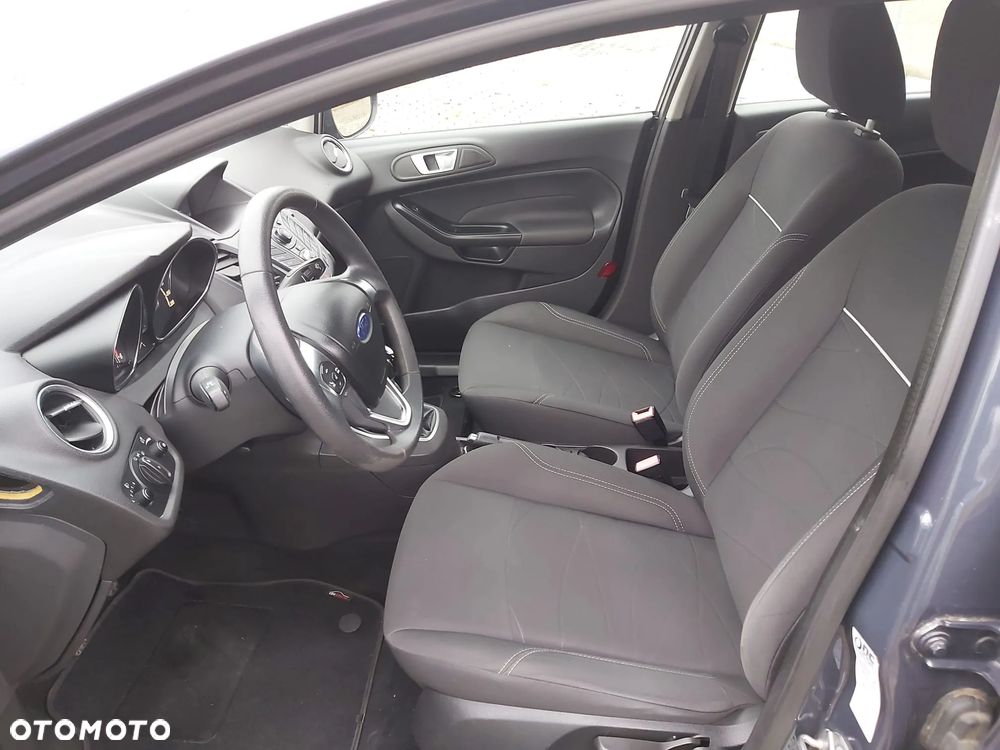 Ford Fiesta 1.5 TDCi Ambiente - 10