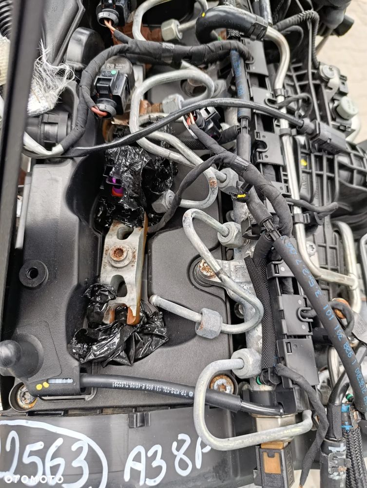 AUDI A3 8P 1.6 TDI SILNIK CAY - 6