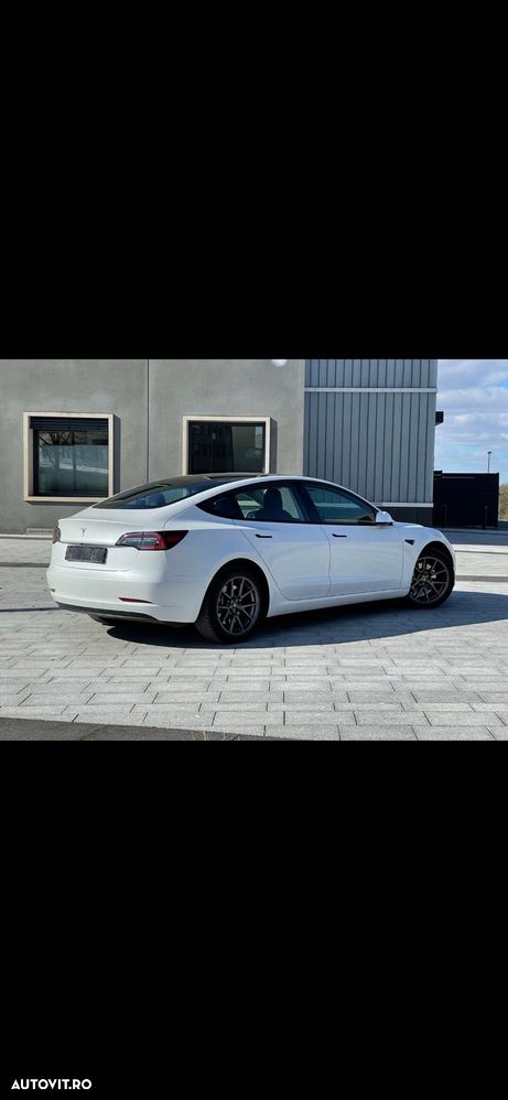 Tesla Model 3 - 2