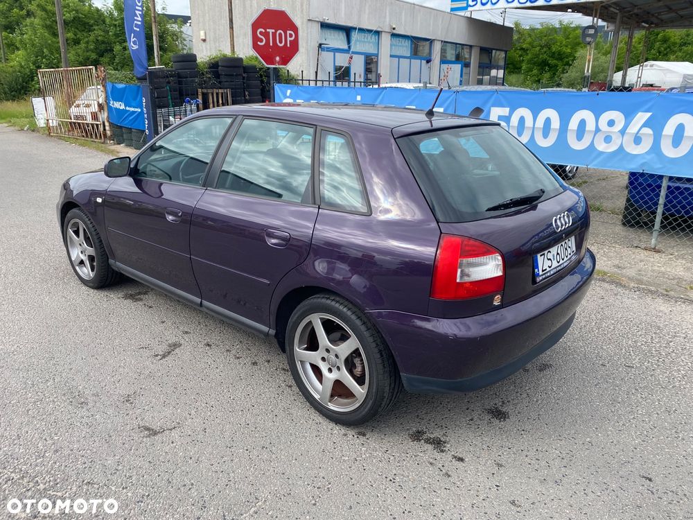 Audi A3 Sportback 1.8 Ambiente - 15