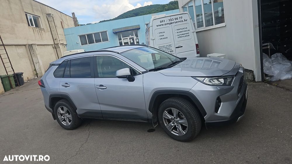 Toyota RAV4 - 1