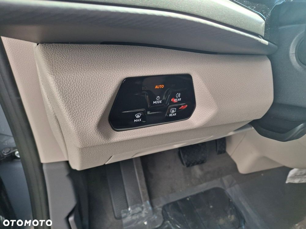 Volkswagen Multivan - 29