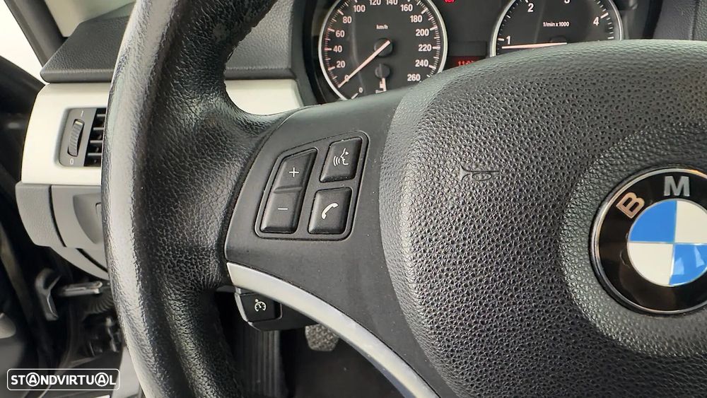 BMW 318 d Navigation - 33