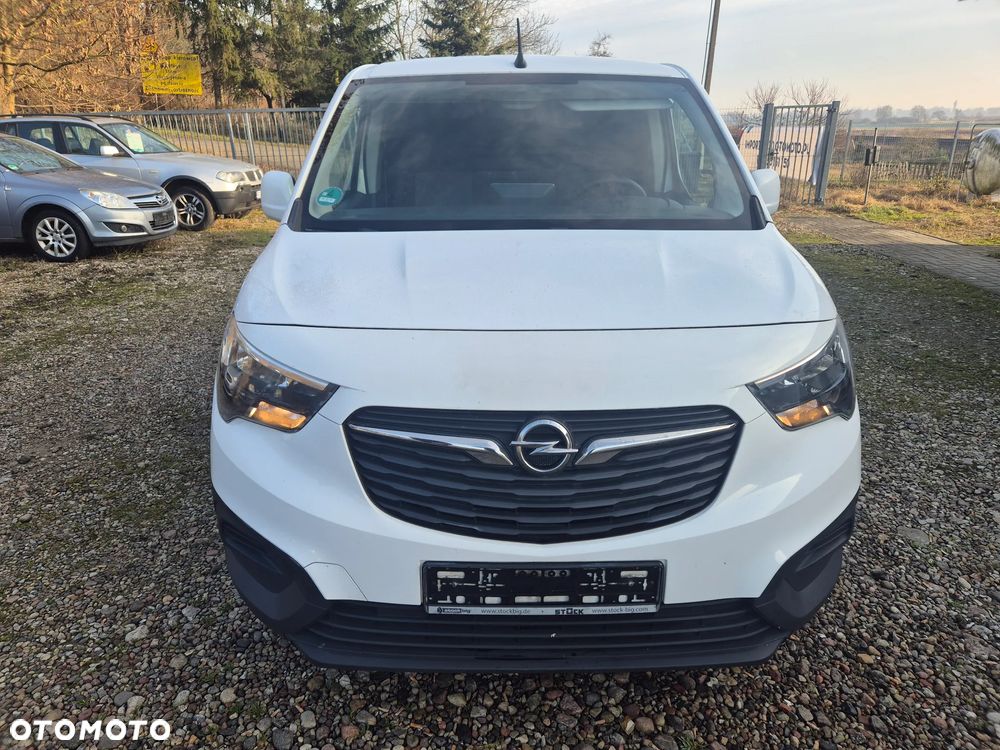 Opel Combo 1.5 CDTI Essentia S&S - 3