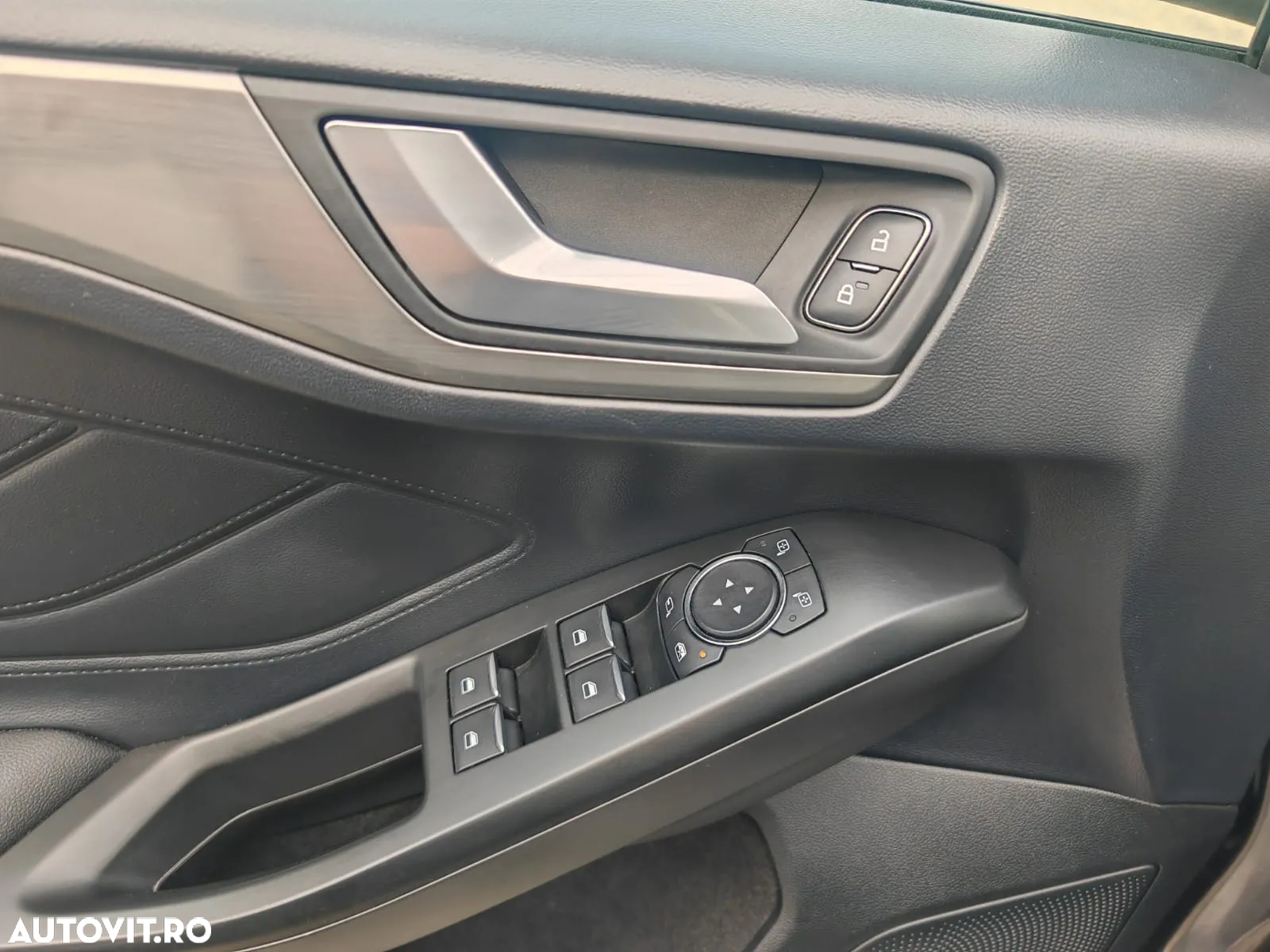 Ford Focus 1.5 EcoBlue Start-Stopp-System Aut. TITANIUM - 11