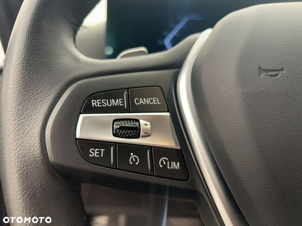 BMW Seria 3 318i - 25