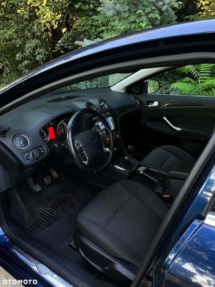 Ford Mondeo 2.0 TDCi Ghia - 19