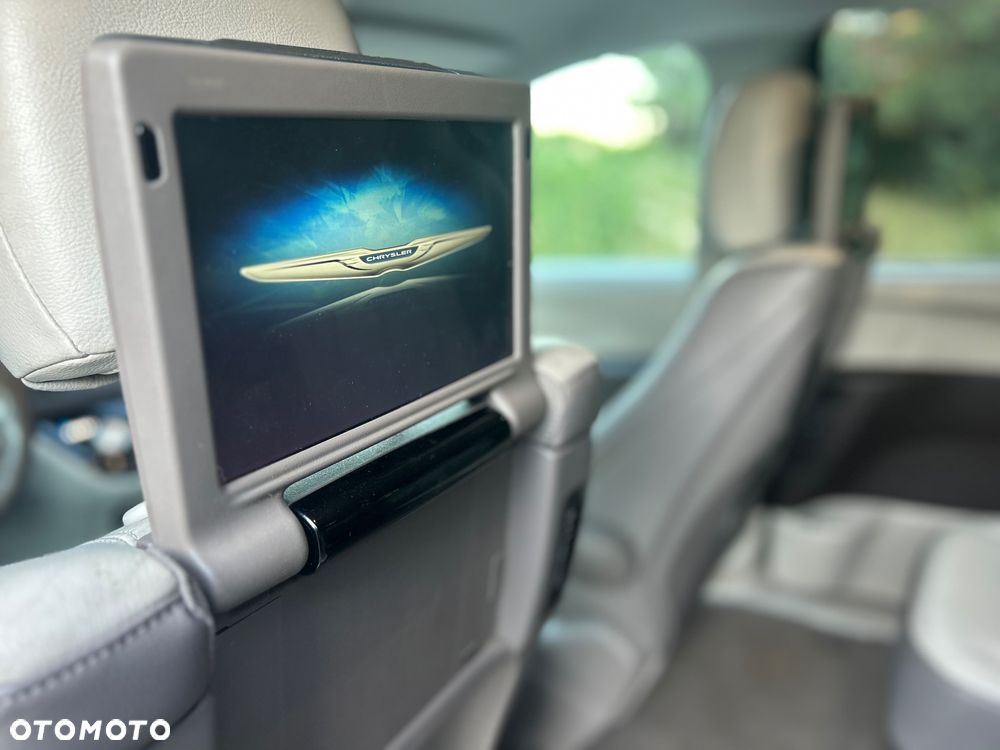 Chrysler Pacifica - 34