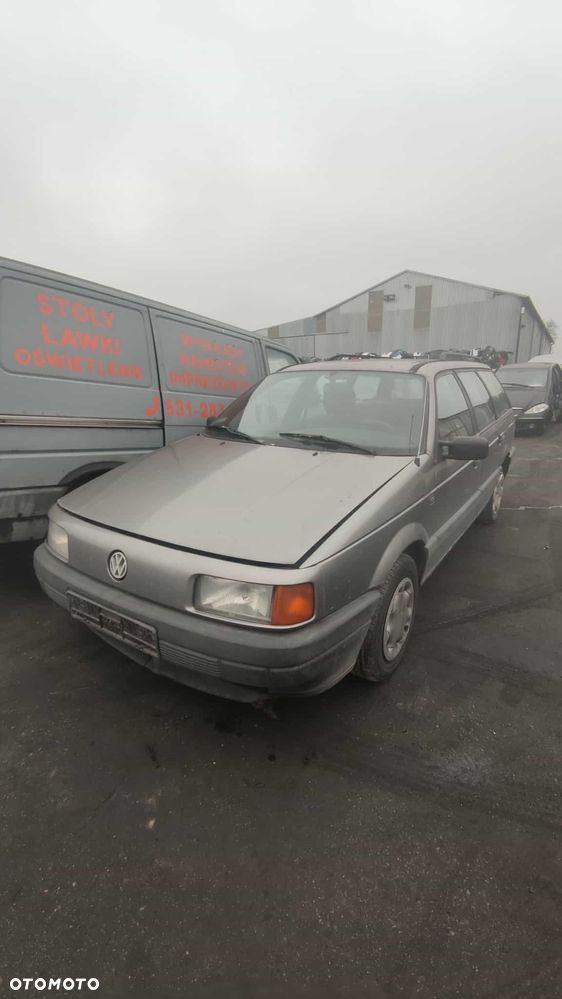 Volkswagen Passat B4 1991 1.8 B  75 KM AAM AYH LAYY