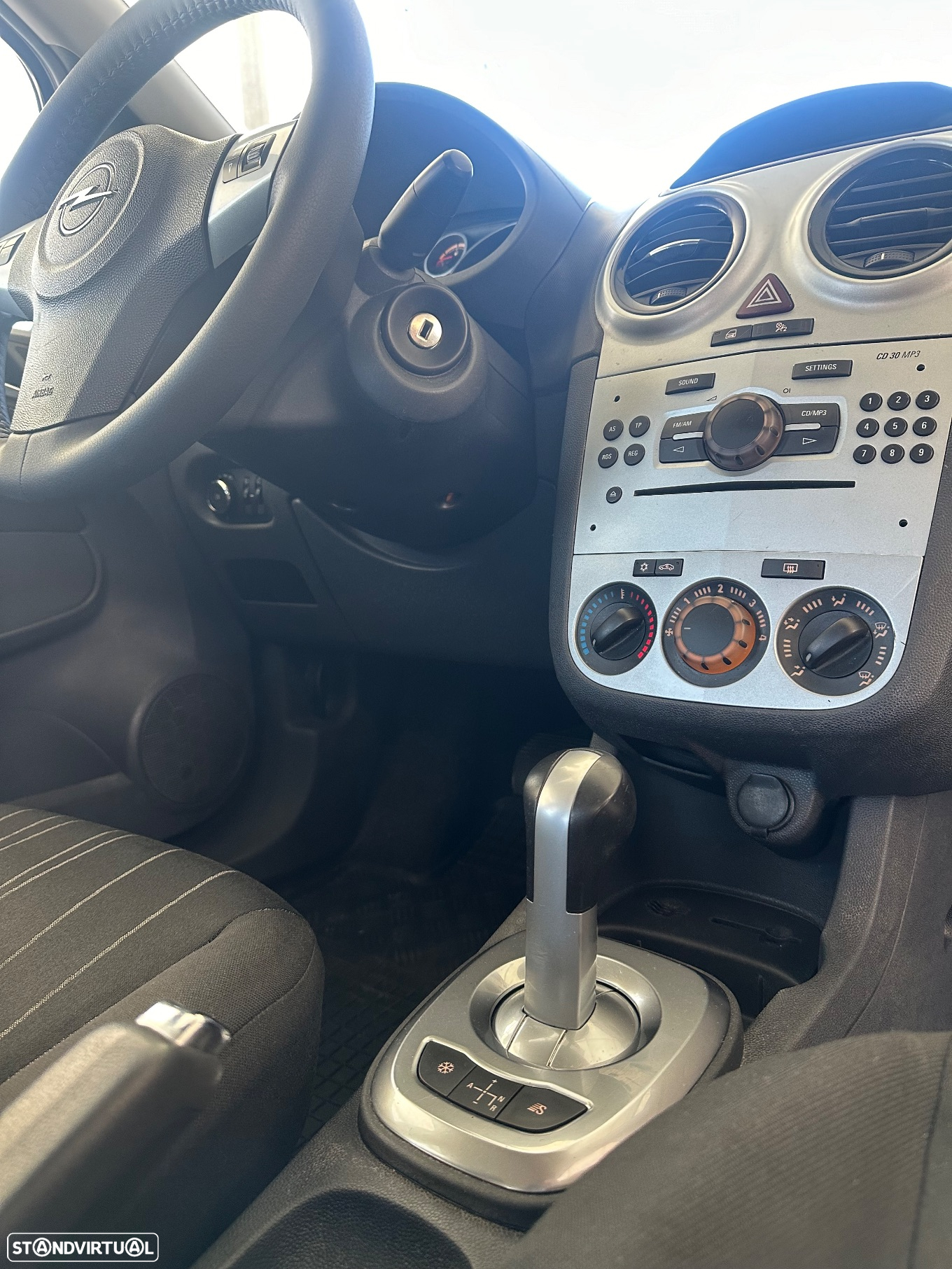 Opel Corsa 1.2 Enjoy Easytronic - 11