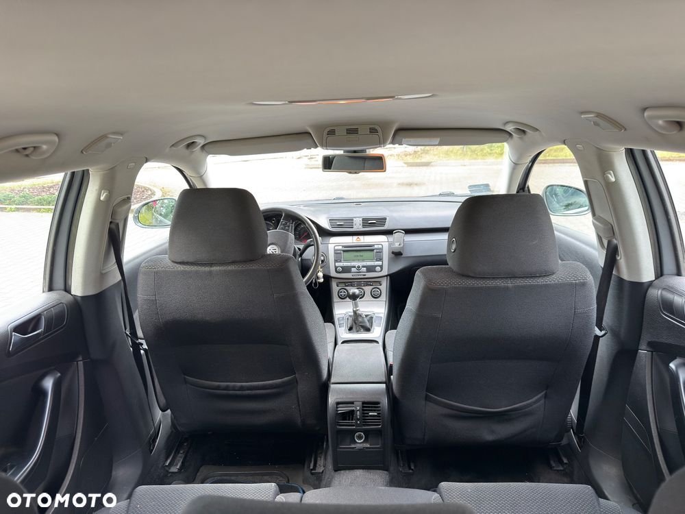 Volkswagen Passat 2.0 TDI Comfortline - 14