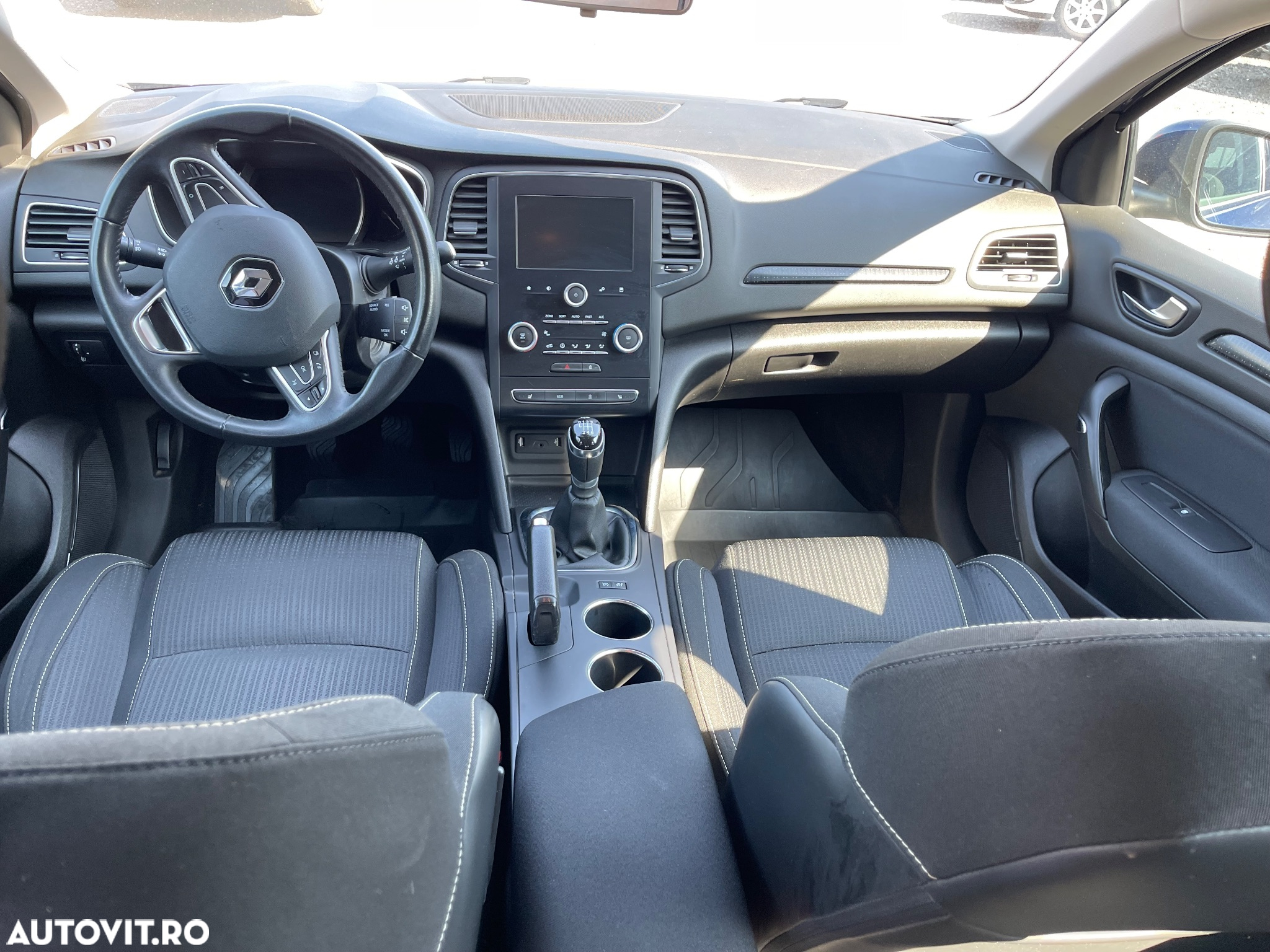 Renault Megane ENERGY dCi 110 EXPERIENCE - 6