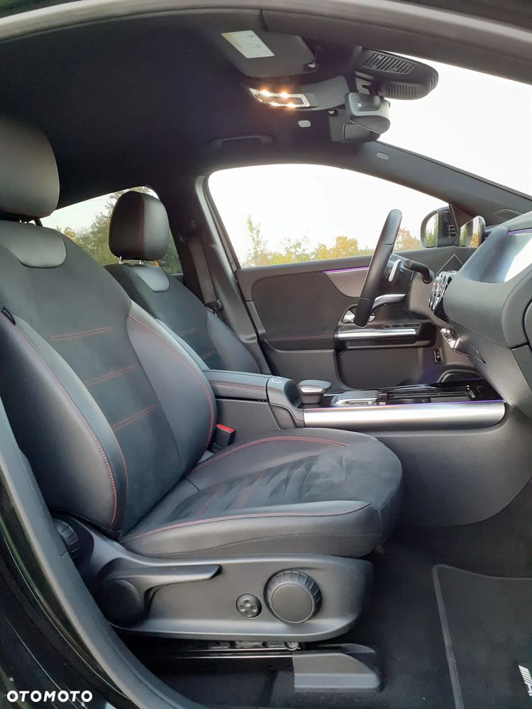 Mercedes-Benz EQA 300 66.5kWh 4-Matic AMG Line - 29