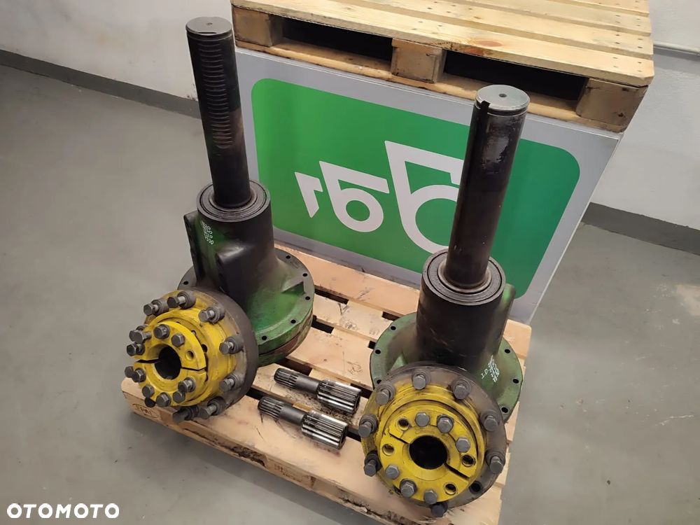 Zwolnica tył R218161 R218162 JOHN DEERE 7930 - 2