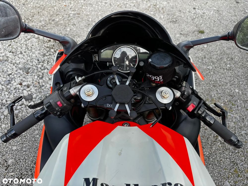Yamaha R1 - 14