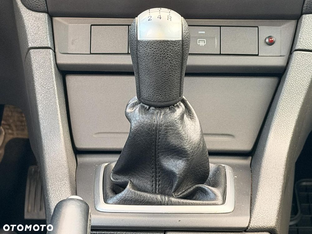 Ford Focus 1.6 Ambiente - 14