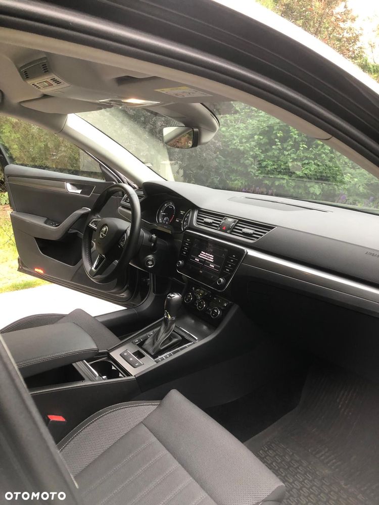 Skoda Superb 2.0 TDI SCR 4x4 Style DSG - 11