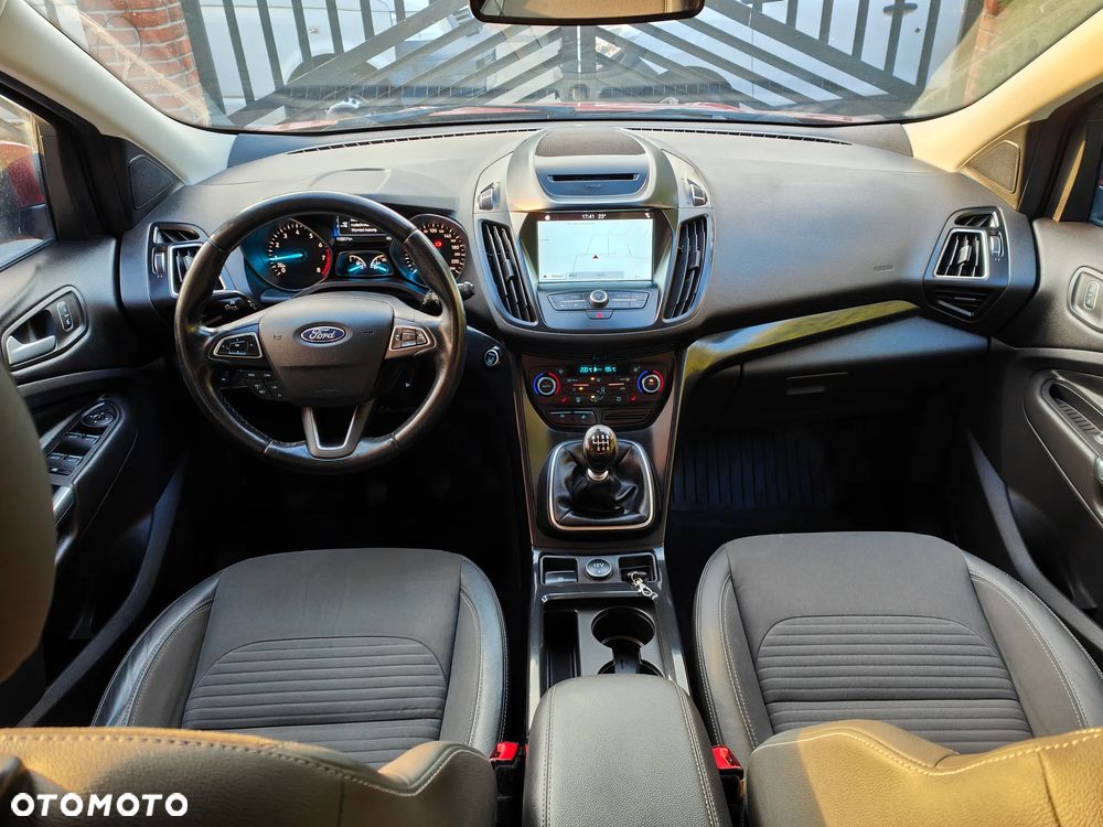 Ford Kuga 1.5 EcoBoost 2x4 Titanium - 4