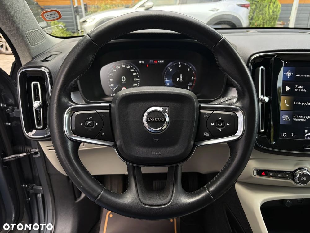 Volvo XC 40 D4 AWD Geartronic Momentum - 22