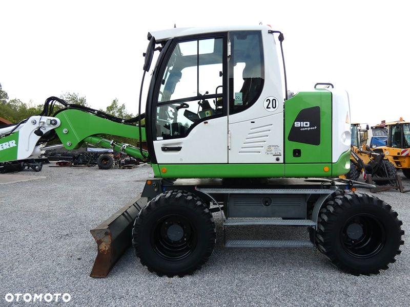 Liebherr A910 Compact / Z Niemiec / Super Stan / BEZ DPF / 2 Łyżki / - 35