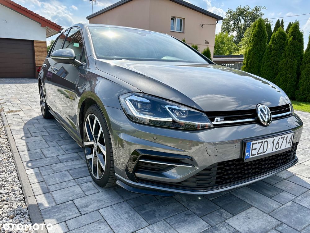 Volkswagen Golf - 1