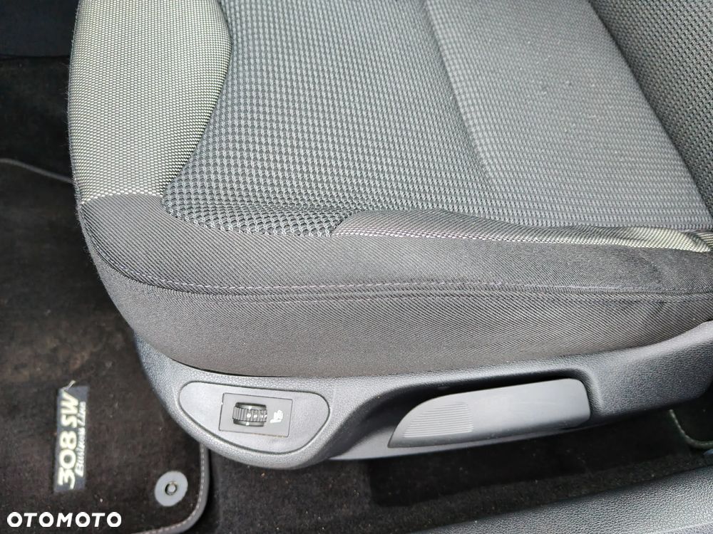 Peugeot 308 HDi FAP 110 EGS6 Business Line Niveau 1 - 19