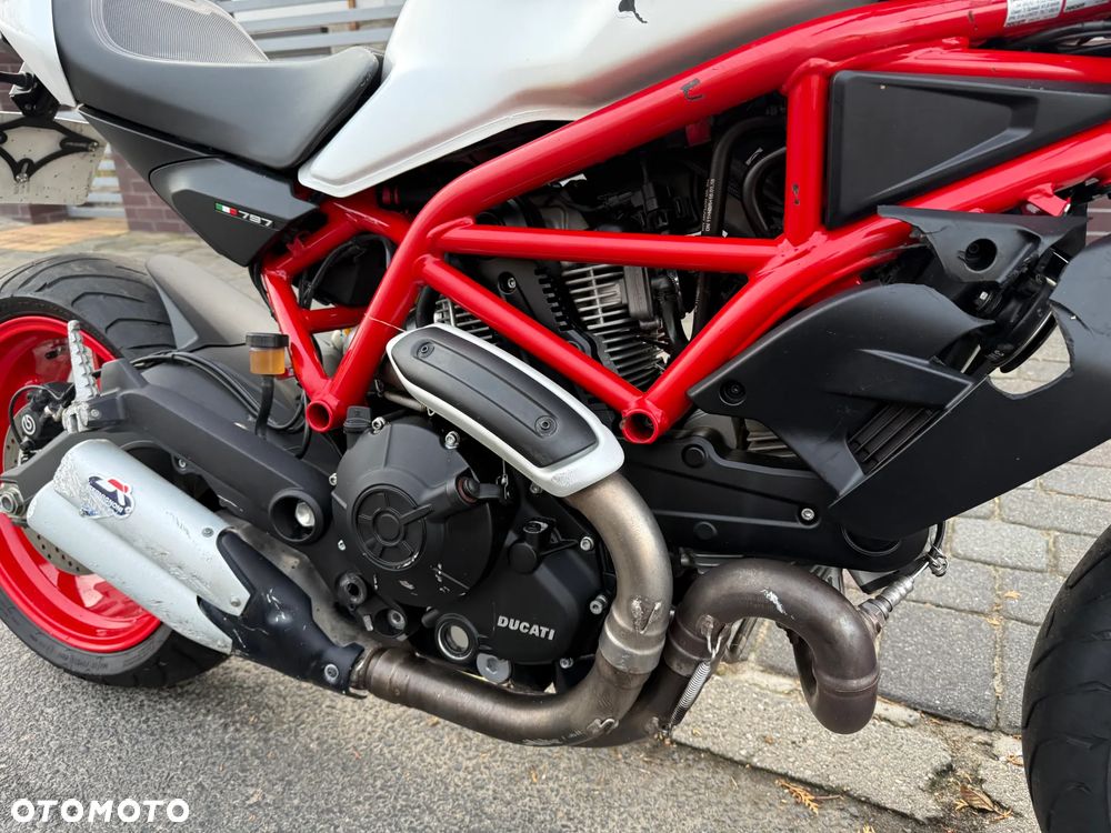 Ducati Monster - 33