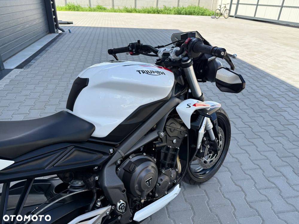 Triumph Street Triple - 29