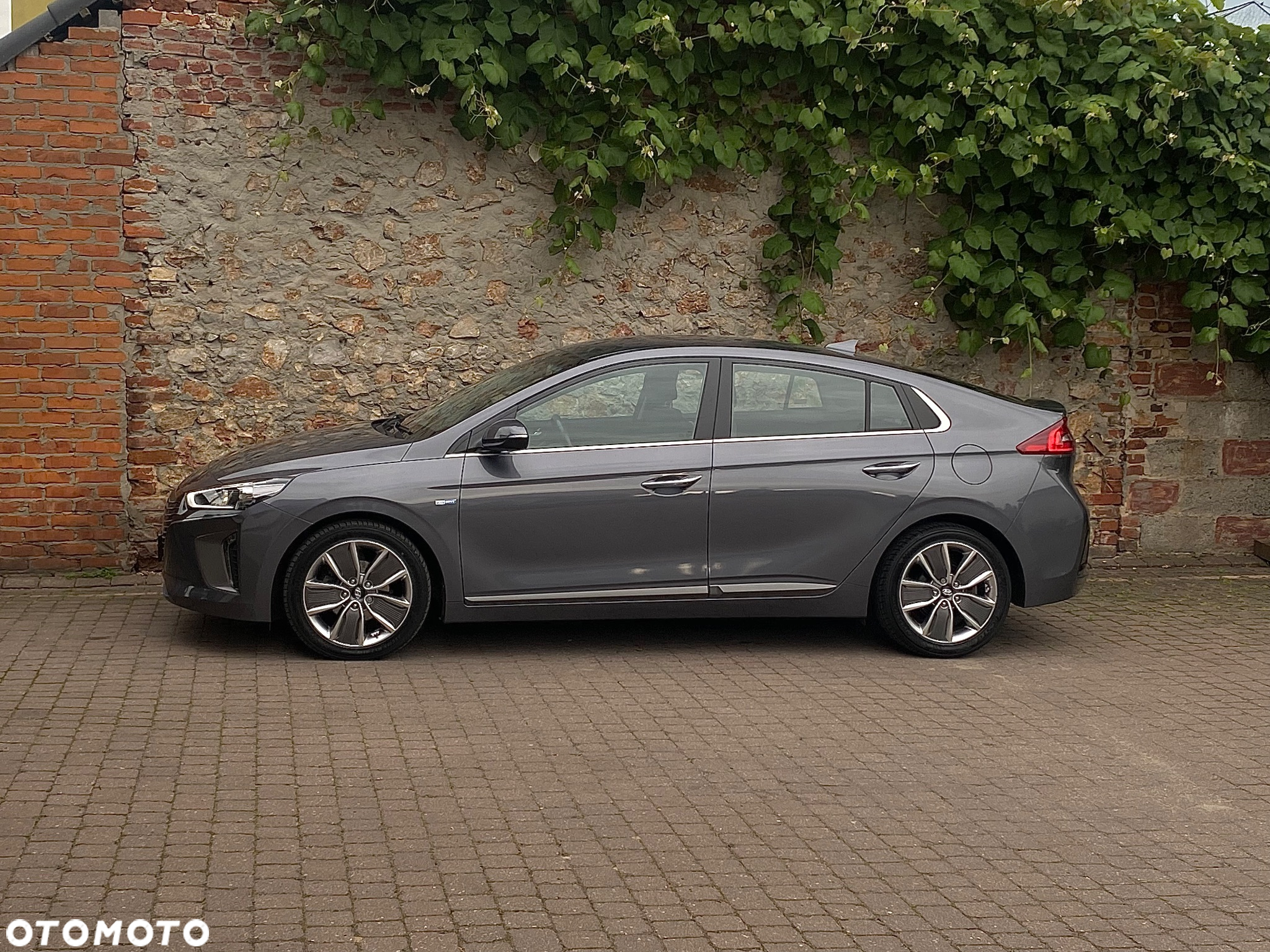 Hyundai IONIQ hybrid Premium - 2