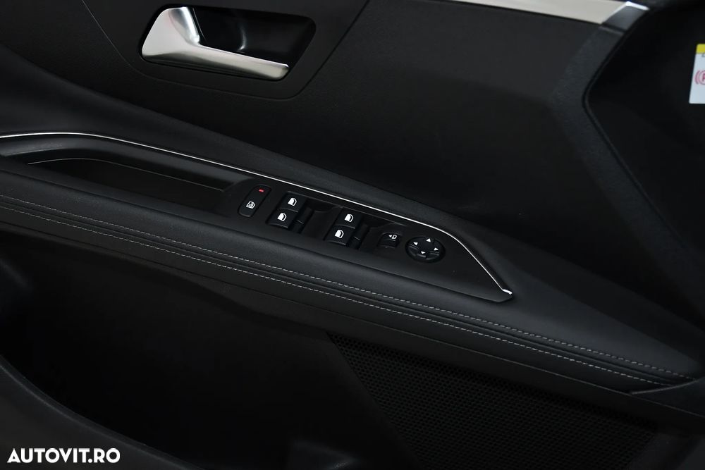 Peugeot 3008 PureTech 130 Stop & Start GPF EAT8 Allure - 23