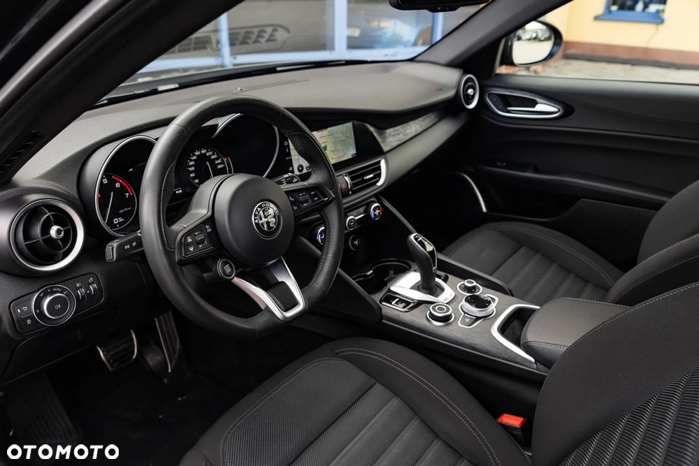 Alfa Romeo Giulia 2.0 Turbo Super - 16