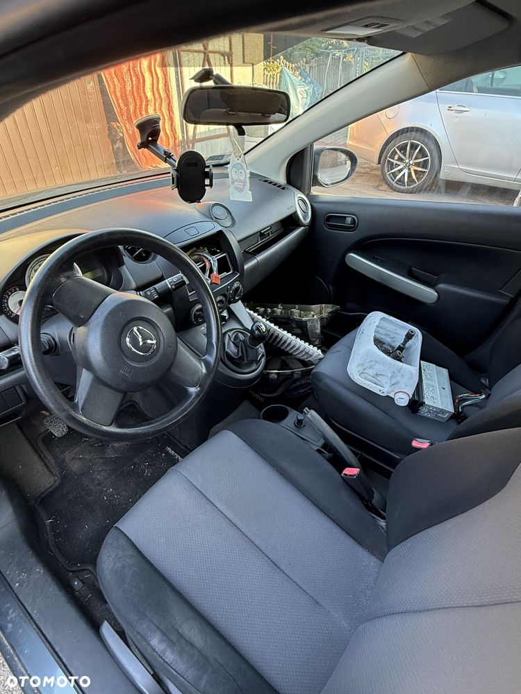 Mazda 2 - 7