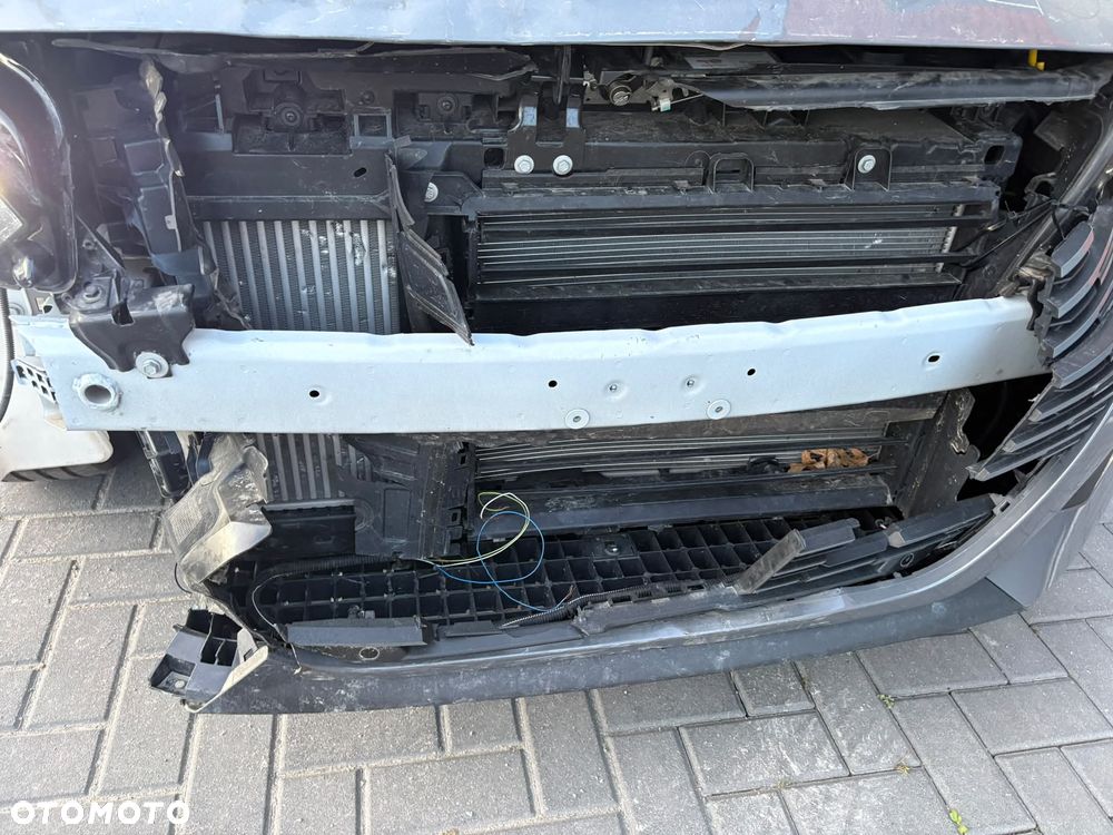 Peugeot 208 - 23
