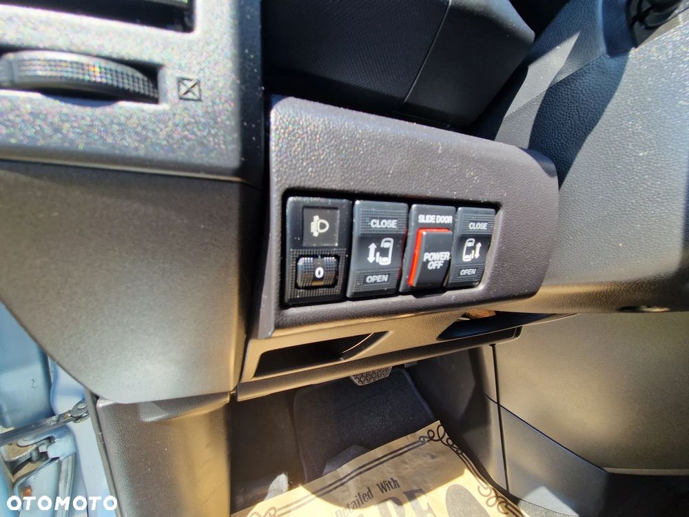 Mazda 5 2.0 Active - 9