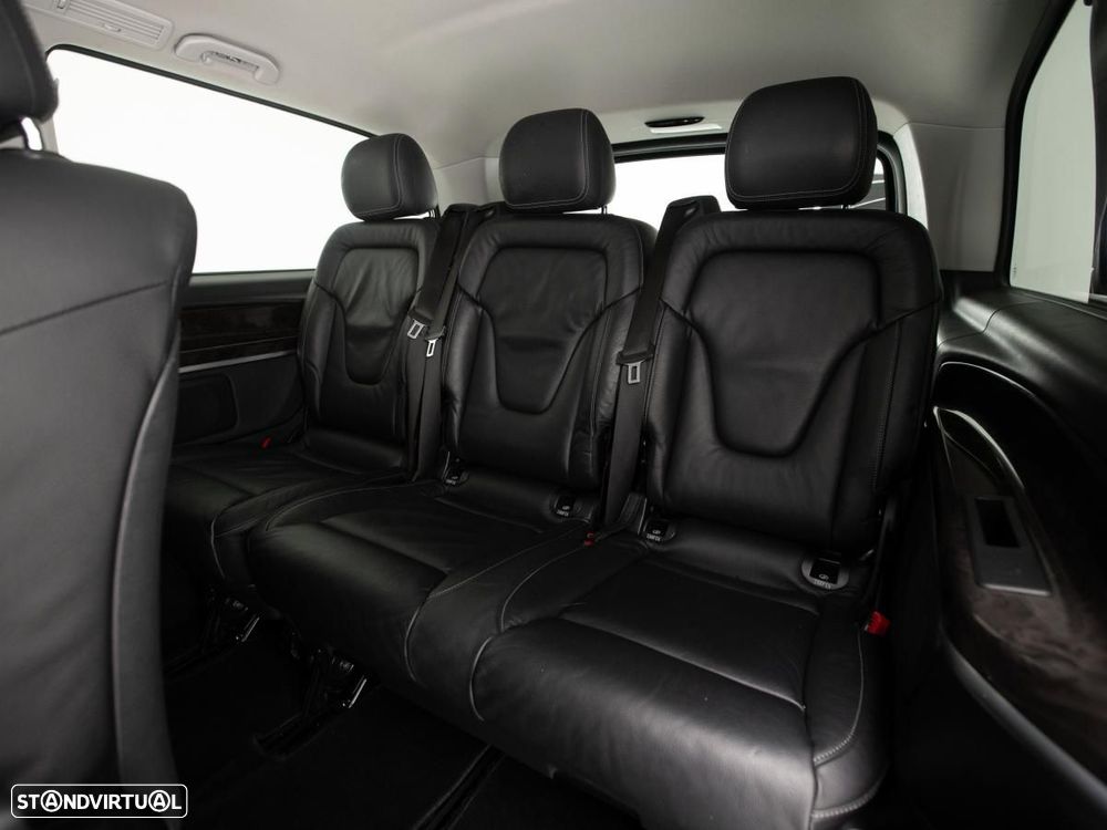 Mercedes-Benz V 220 CDI Compacto Aut. - 12